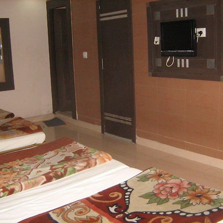 Hotel Gyan Haridwar Bagian luar foto