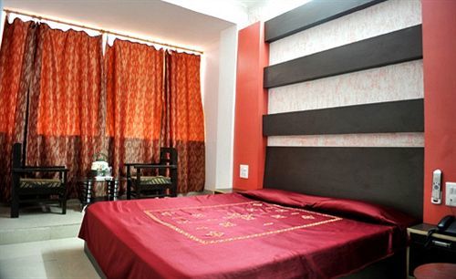 Hotel Gyan Haridwar Bagian luar foto