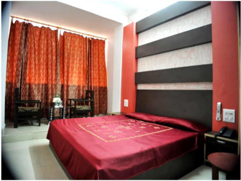 Hotel Gyan Haridwar Bagian luar foto