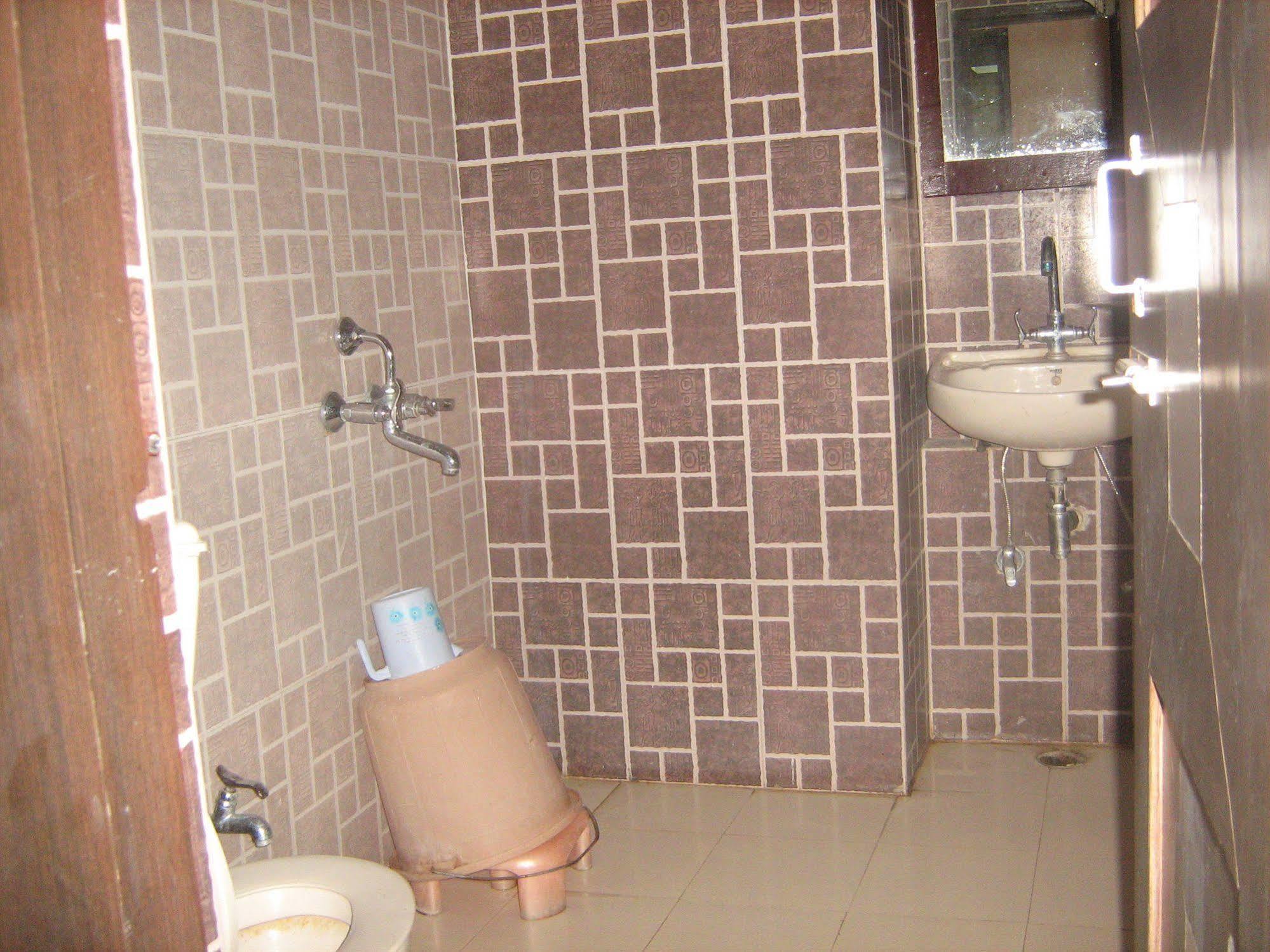 Hotel Gyan Haridwar Bagian luar foto