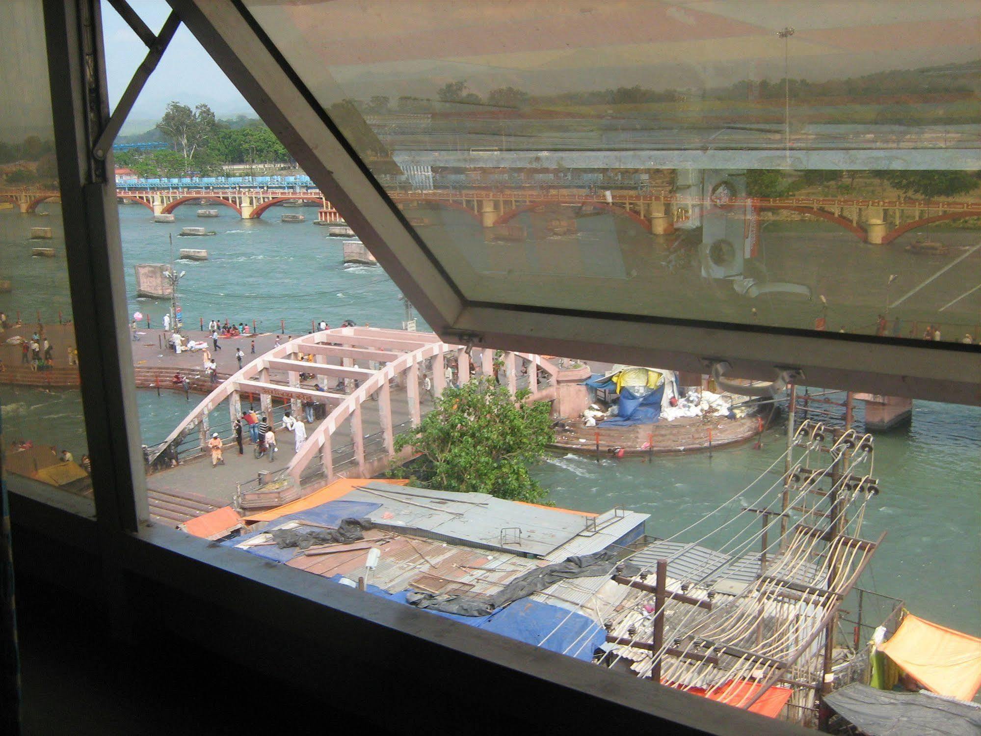 Hotel Gyan Haridwar Bagian luar foto
